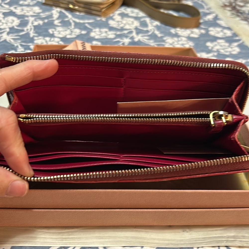 Miu miu zippy wallet INCLUSIVE - Picture 8 of 10